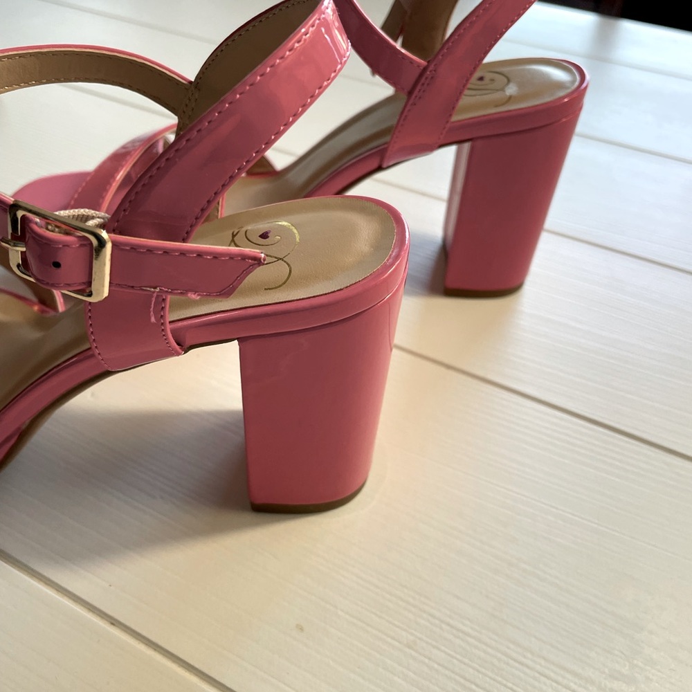 HOT PINK SHOES BLOCK HEELS ANKLE STRAP SIZE 8  PATENT LEATHER TYPE VERY PRETTY - Picture 3 of 11
